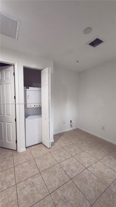 For Rent: $2,600 (3 beds, 3 baths, 1527 Square Feet)