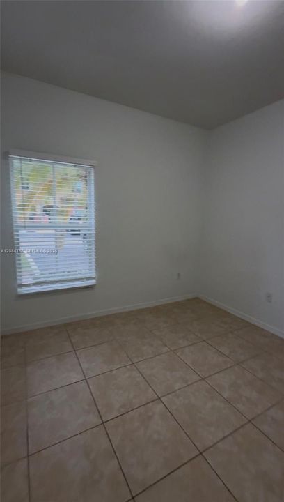 For Rent: $2,600 (3 beds, 3 baths, 1527 Square Feet)