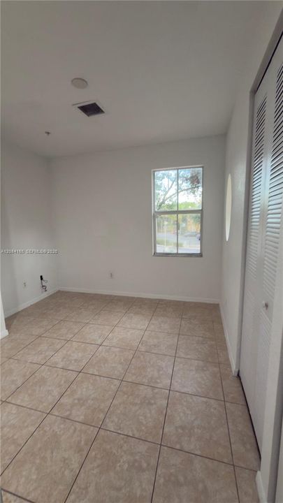 For Rent: $2,600 (3 beds, 3 baths, 1527 Square Feet)