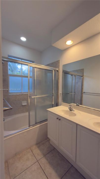 For Rent: $2,600 (3 beds, 3 baths, 1527 Square Feet)
