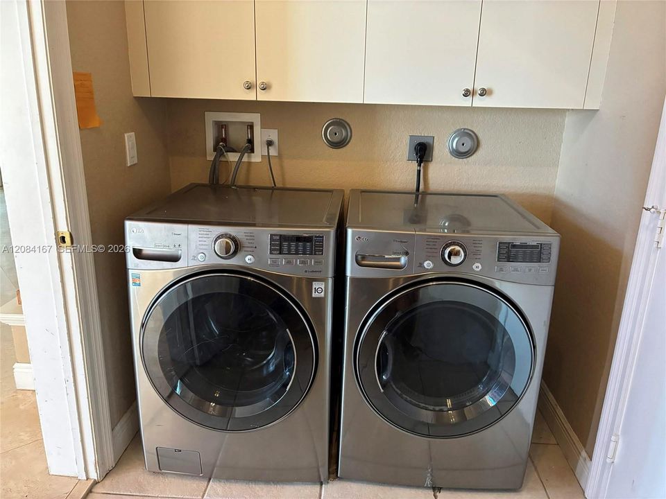 For Rent: $7,800 (5 beds, 4 baths, 4505 Square Feet)