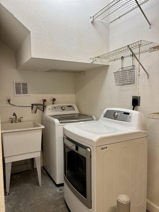 En Renta: $2,950 (3 camas, 2 baños, 1504 Pies cuadrados)