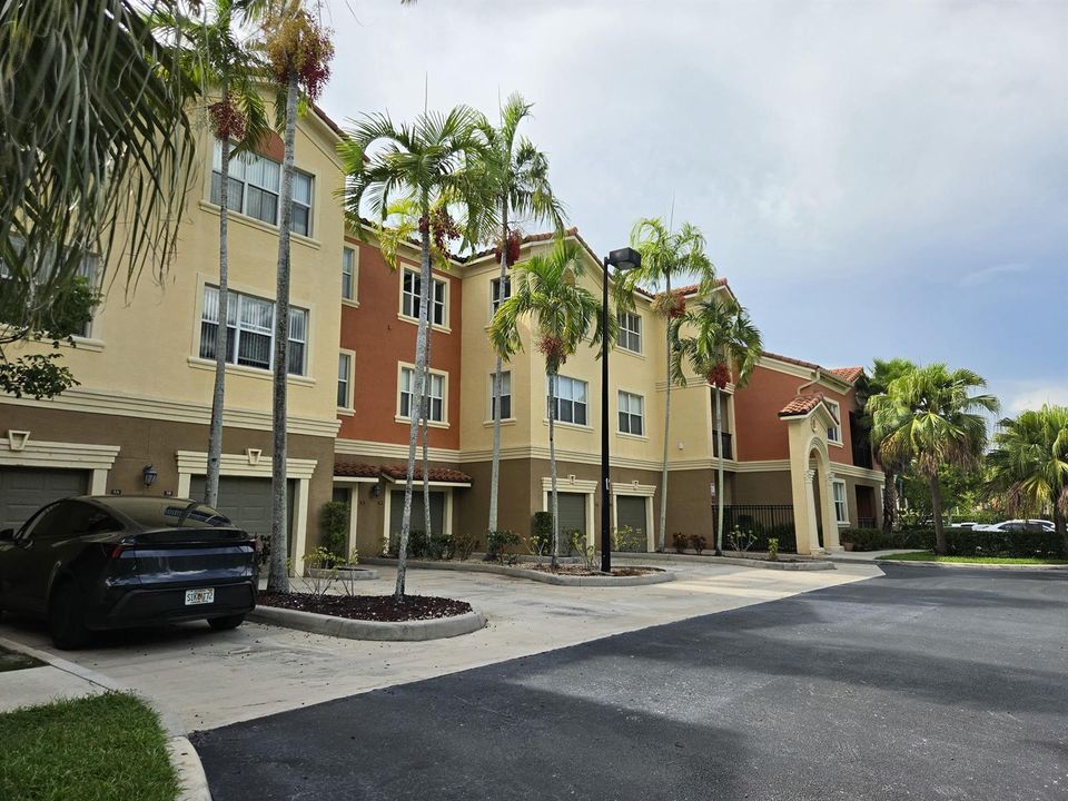 4602 building view