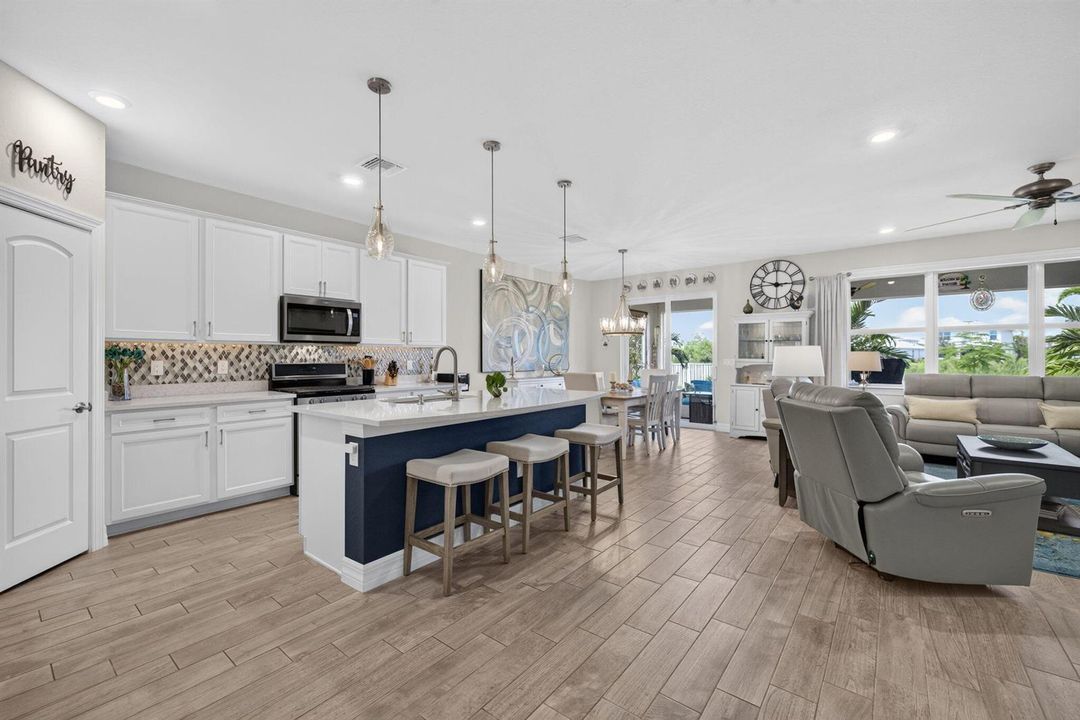 Whitestone Model Premium Living