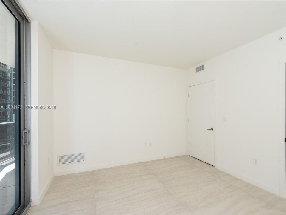 For Rent: $4,200 (1 beds, 1 baths, 833 Square Feet)