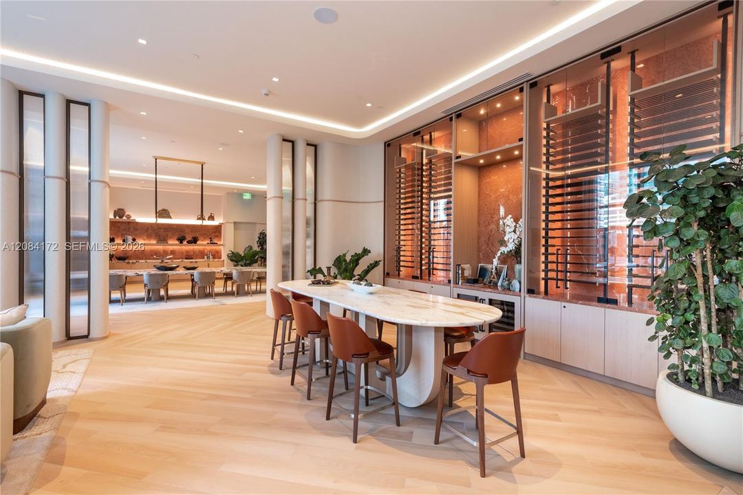 For Rent: $4,200 (1 beds, 1 baths, 833 Square Feet)