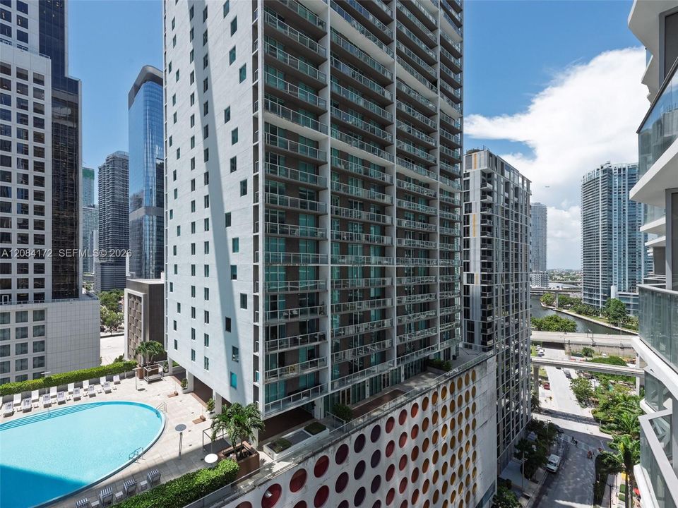 For Rent: $4,200 (1 beds, 1 baths, 833 Square Feet)