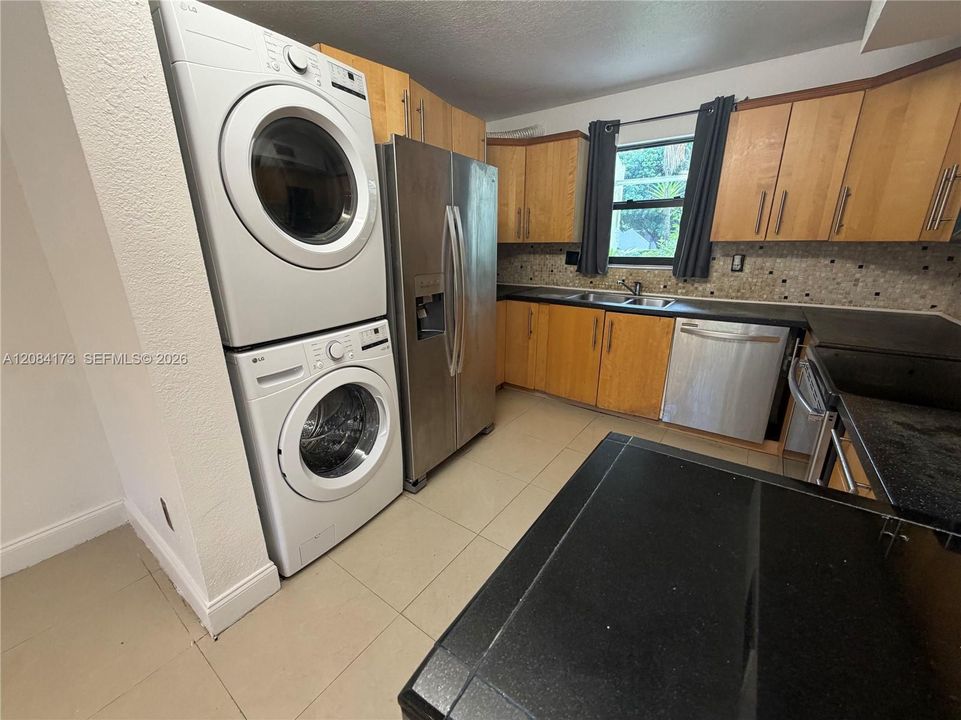 На продажу: $279,900 (3 спален, 2 ванн, 1530 Квадратных фут)