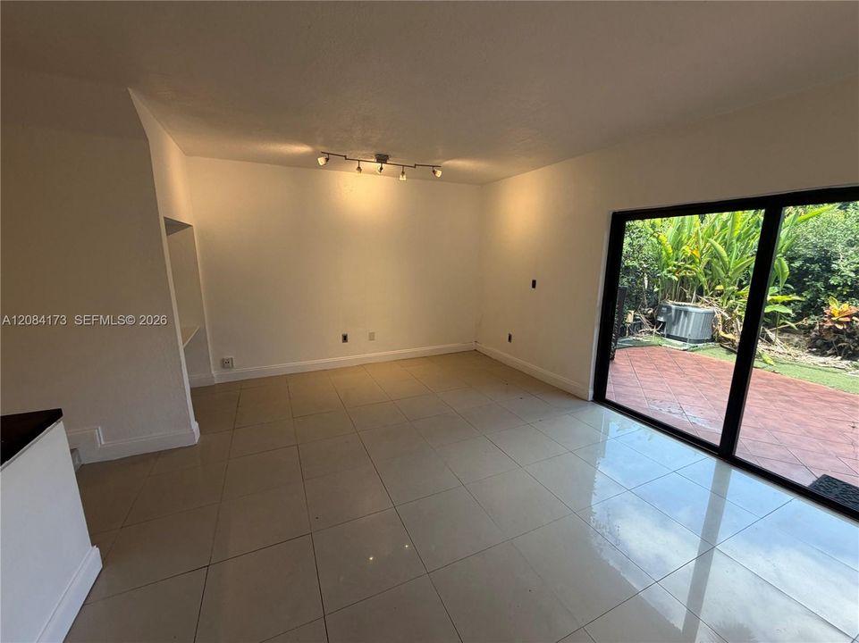 На продажу: $279,900 (3 спален, 2 ванн, 1530 Квадратных фут)