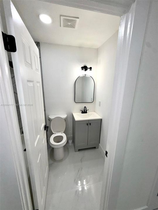 For Rent: $3,200 (3 beds, 2 baths, 1247 Square Feet)
