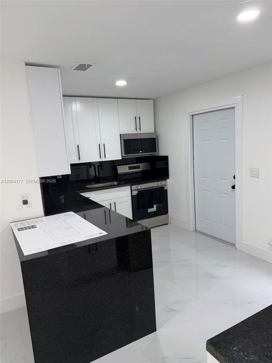 For Rent: $3,200 (3 beds, 2 baths, 1247 Square Feet)