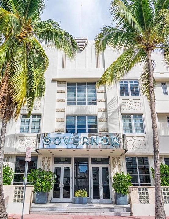 For Rent: $2,800 (1 beds, 1 baths, 579 Square Feet)