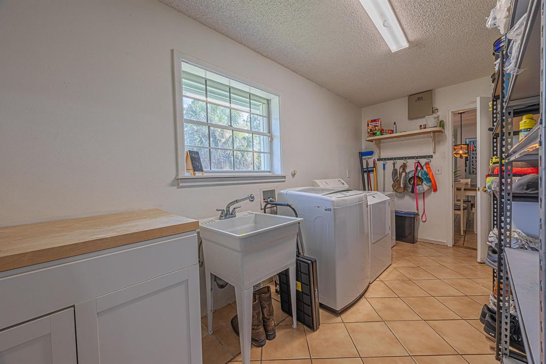 153A0056-HDR