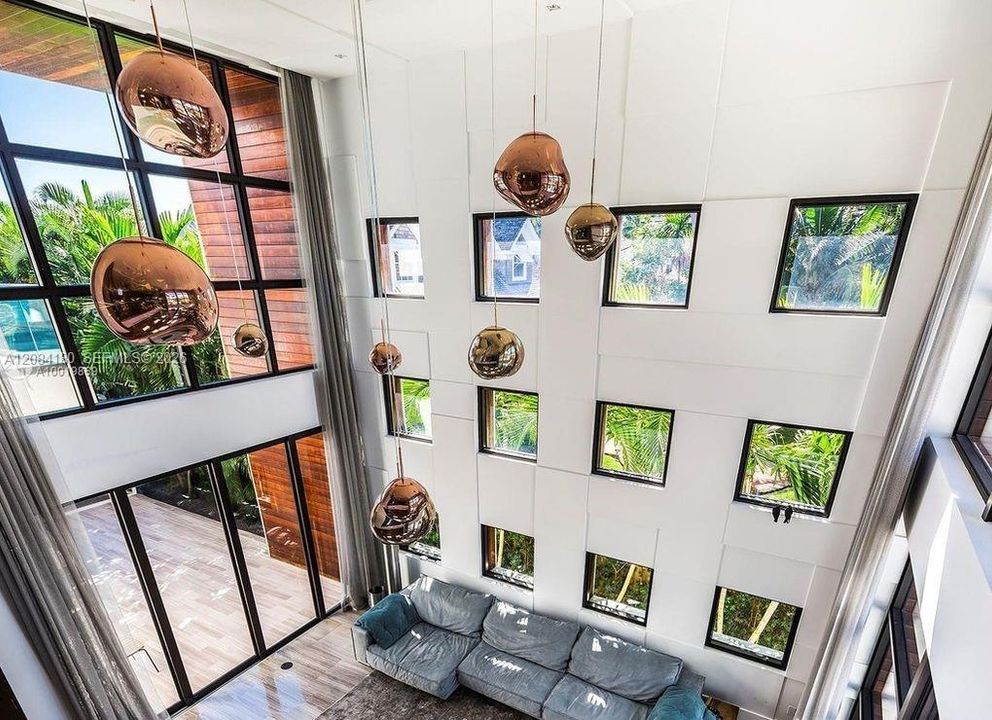 В аренду: $65,000 (4 спален, 4 ванн, 4138 Квадратных фут)