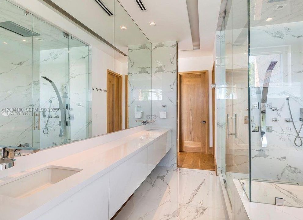 В аренду: $65,000 (4 спален, 4 ванн, 4138 Квадратных фут)
