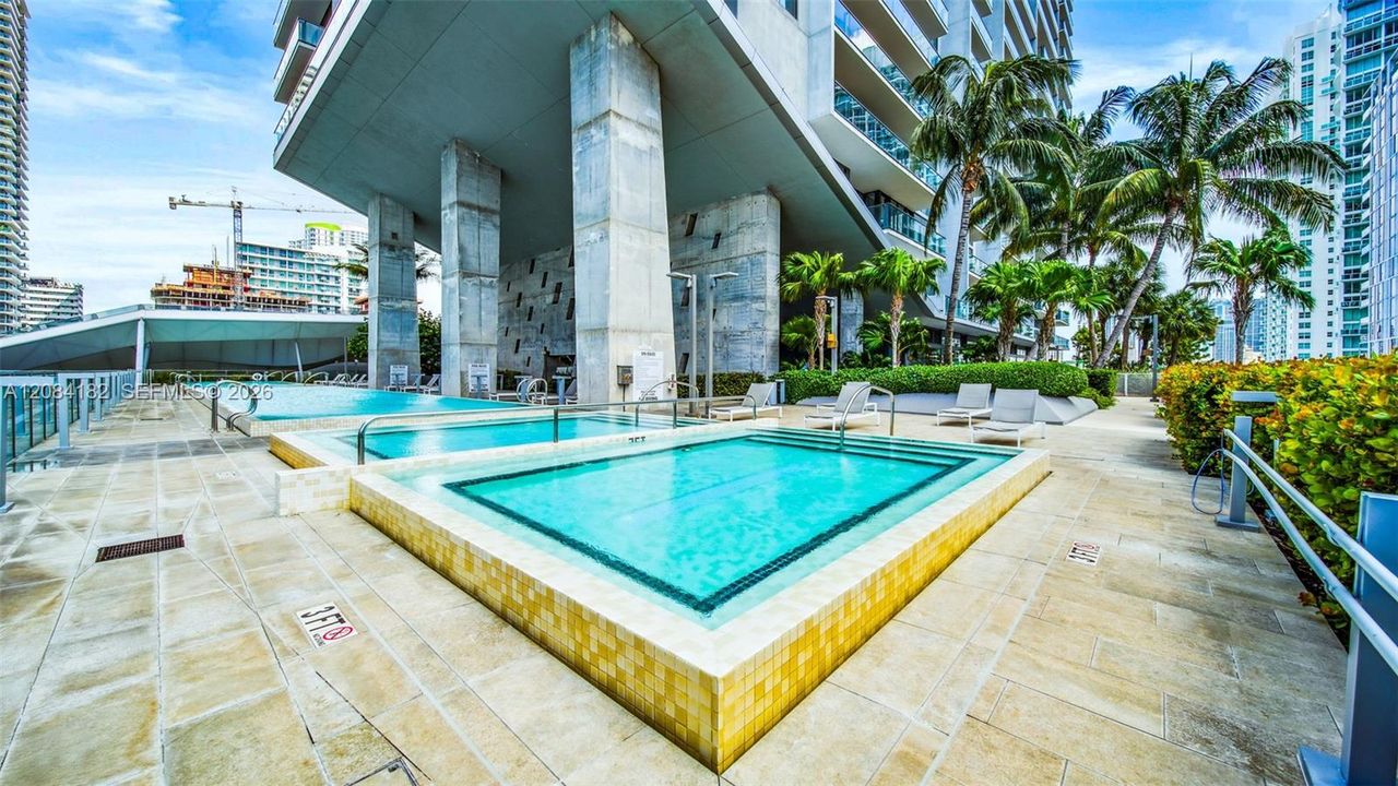 En Venta: $700,000 (1 camas, 1 baños, 879 Pies cuadrados)