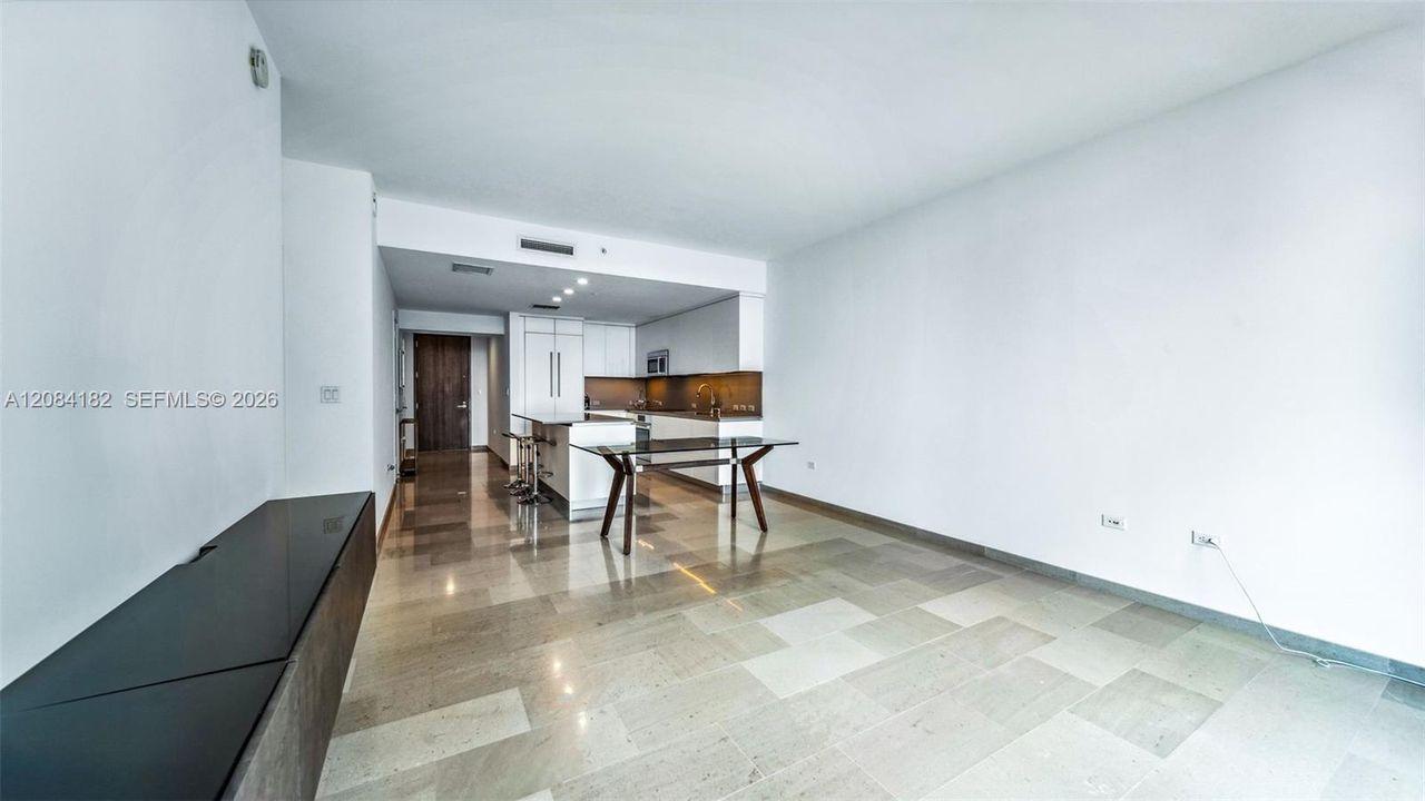 En Venta: $700,000 (1 camas, 1 baños, 879 Pies cuadrados)