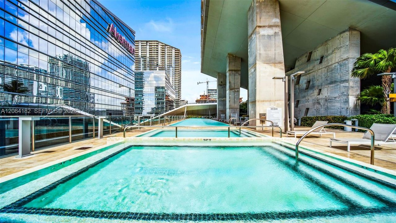 En Venta: $700,000 (1 camas, 1 baños, 879 Pies cuadrados)