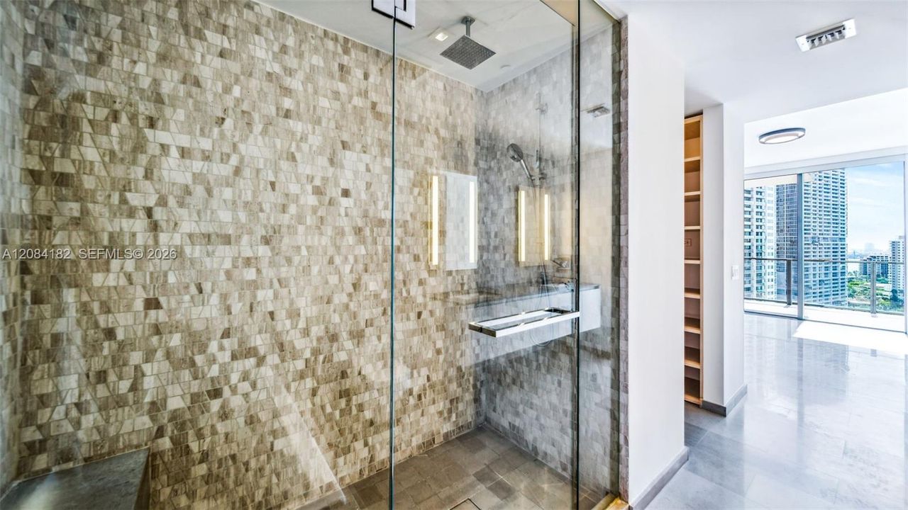 En Venta: $700,000 (1 camas, 1 baños, 879 Pies cuadrados)