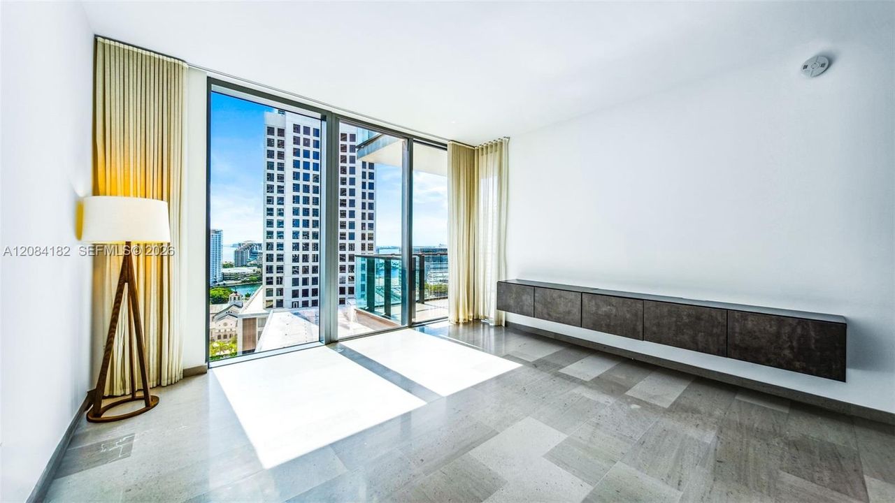 En Venta: $700,000 (1 camas, 1 baños, 879 Pies cuadrados)