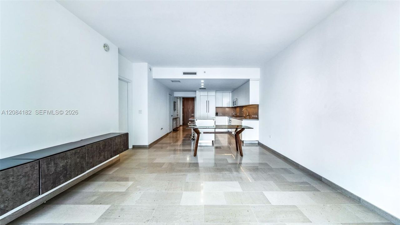 En Venta: $700,000 (1 camas, 1 baños, 879 Pies cuadrados)