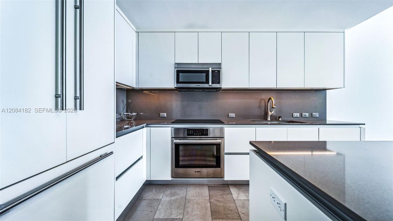 En Venta: $700,000 (1 camas, 1 baños, 879 Pies cuadrados)