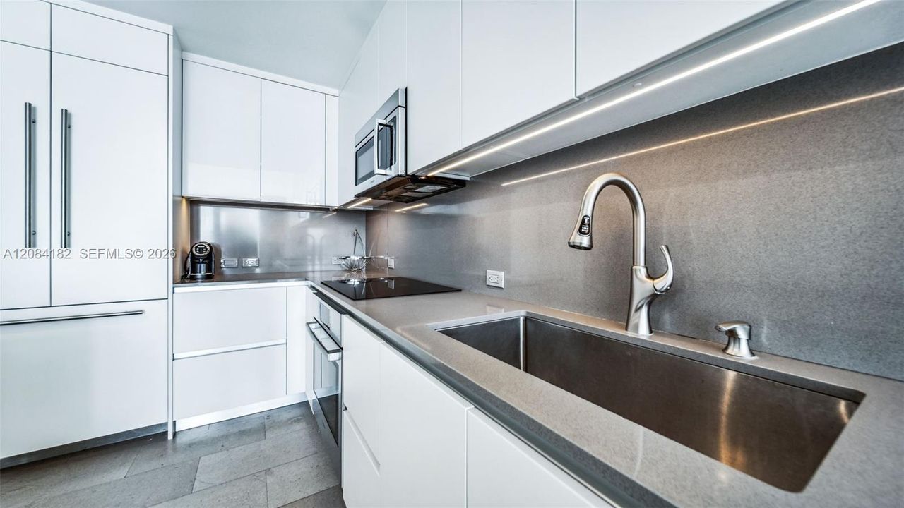 En Venta: $700,000 (1 camas, 1 baños, 879 Pies cuadrados)