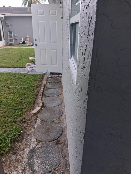 For Rent: $1,400 (1 beds, 1 baths, 1516 Square Feet)