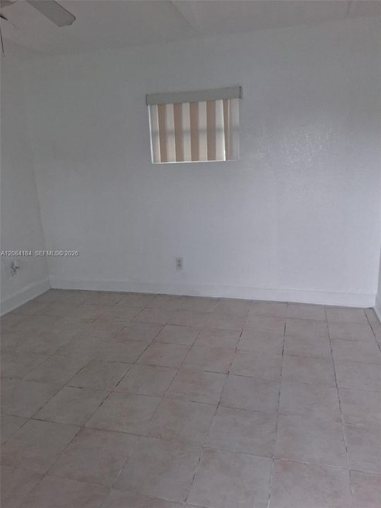 For Rent: $1,400 (1 beds, 1 baths, 1516 Square Feet)
