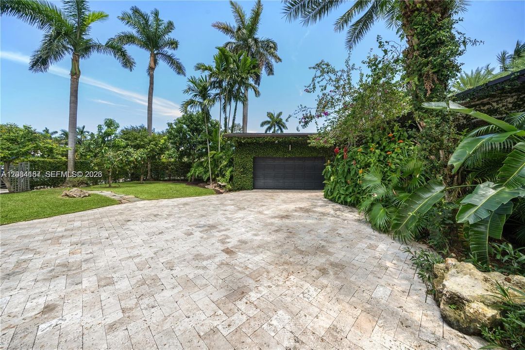 For Rent: $15,000 (3 beds, 2 baths, 1429 Square Feet)