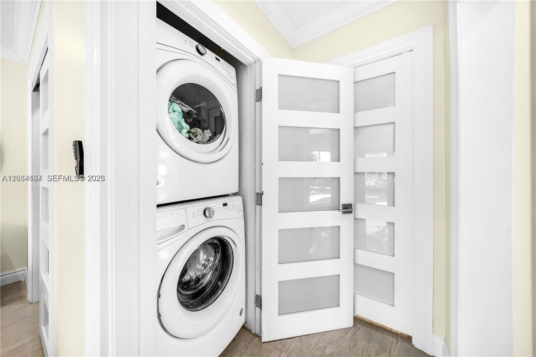 For Rent: $15,000 (3 beds, 2 baths, 1429 Square Feet)