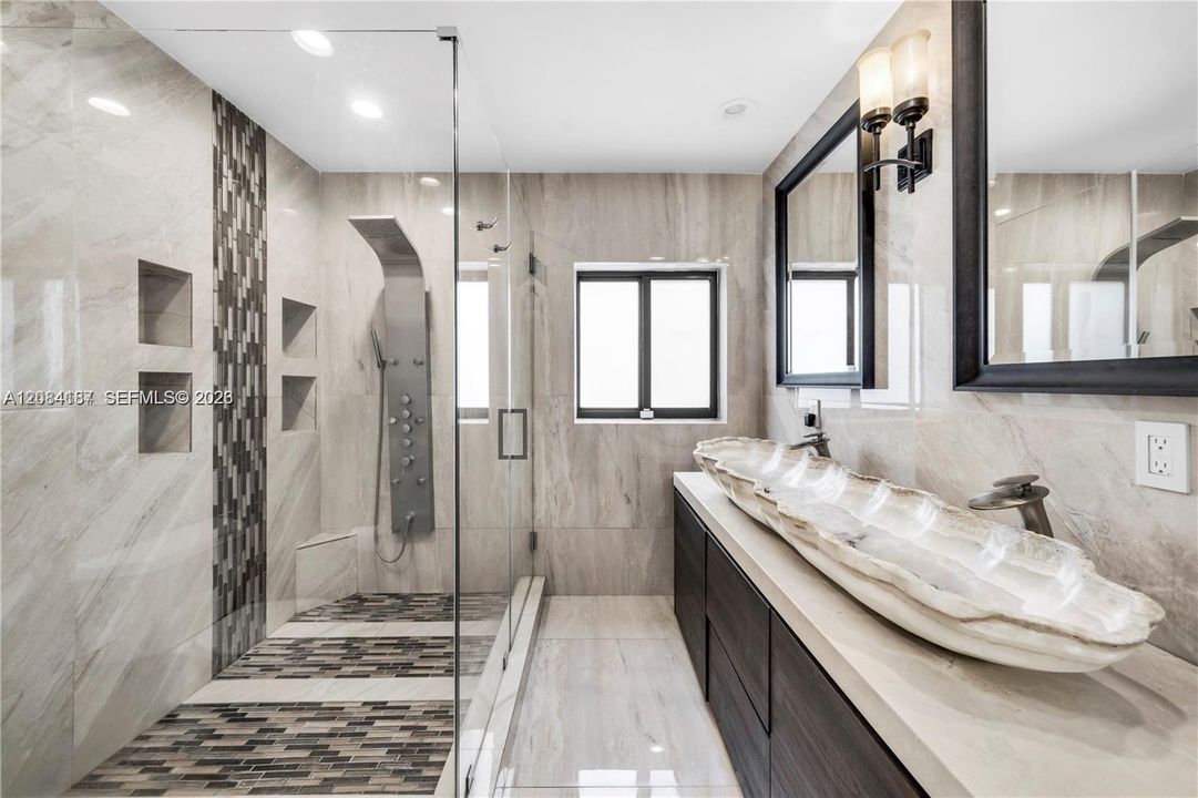 For Rent: $15,000 (3 beds, 2 baths, 1429 Square Feet)