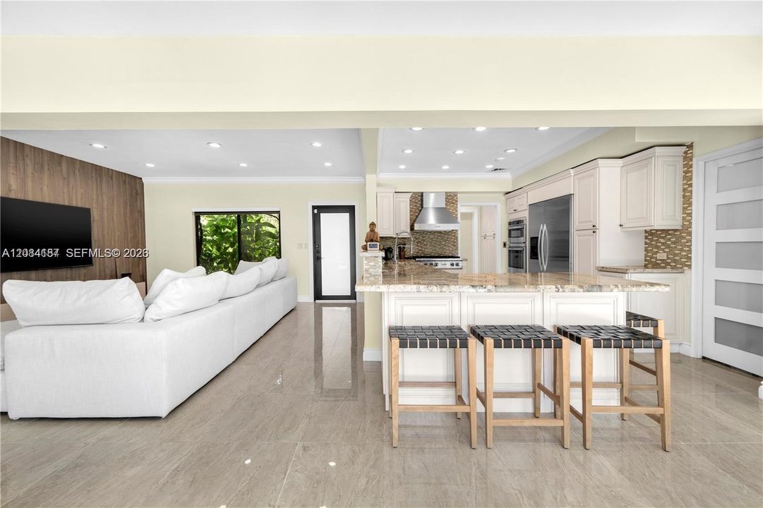 For Rent: $15,000 (3 beds, 2 baths, 1429 Square Feet)