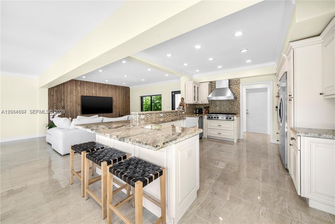 For Rent: $15,000 (3 beds, 2 baths, 1429 Square Feet)