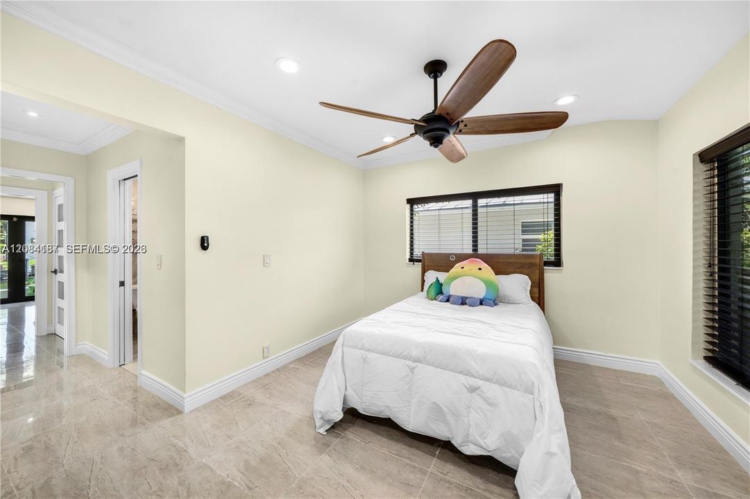 For Rent: $15,000 (3 beds, 2 baths, 1429 Square Feet)