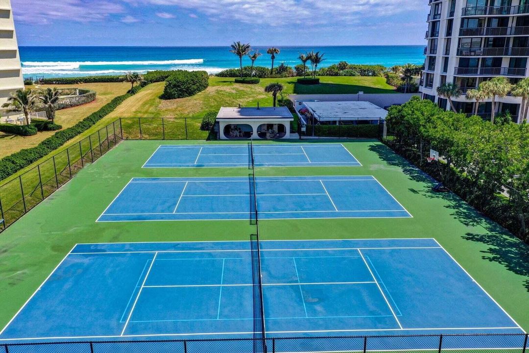 TENNIS