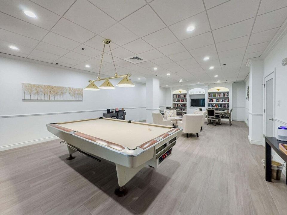 BILLARD ROOM