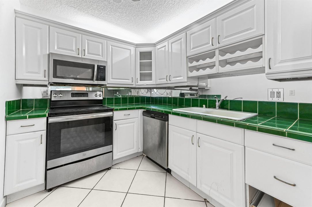13 Kitchen 02