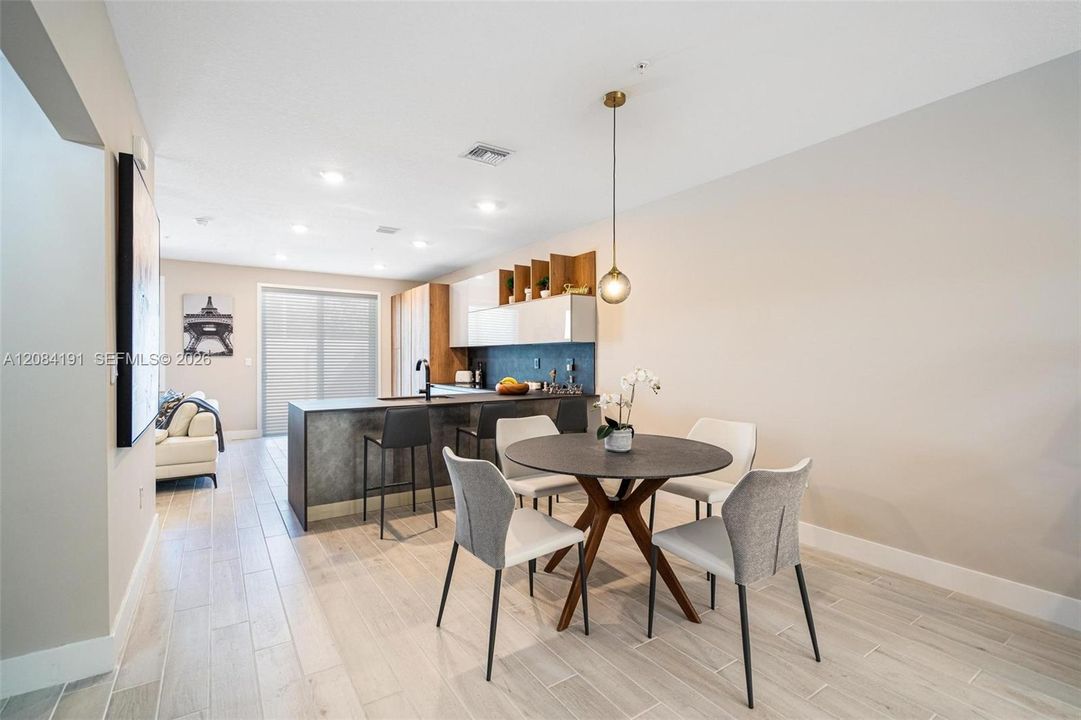 For Sale: $699,888 (4 beds, 3 baths, 1938 Square Feet)