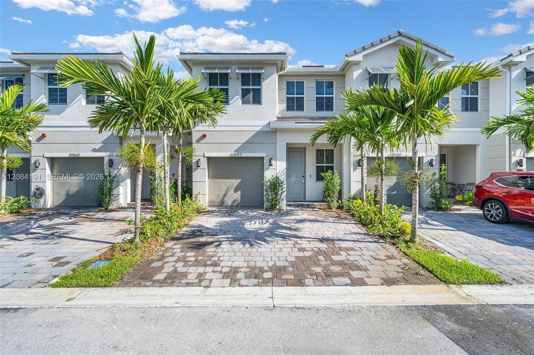 For Sale: $699,888 (4 beds, 3 baths, 1938 Square Feet)