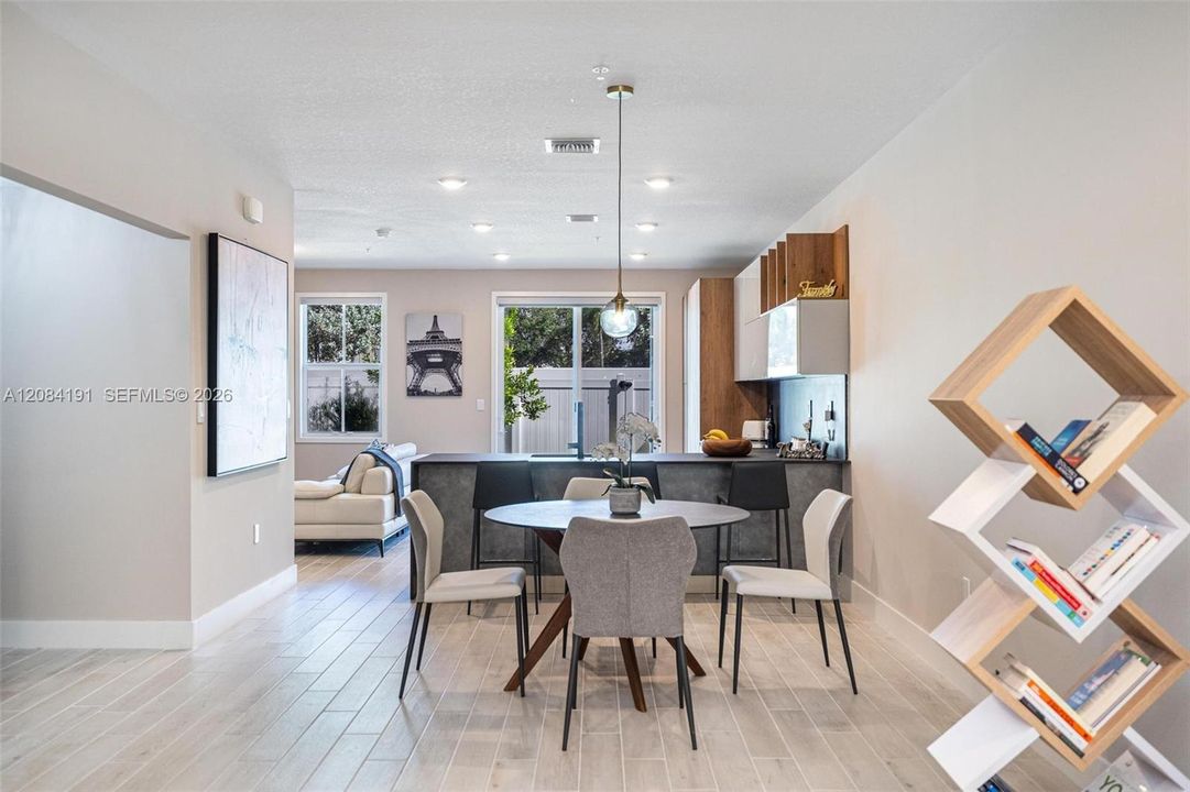 For Sale: $699,888 (4 beds, 3 baths, 1938 Square Feet)