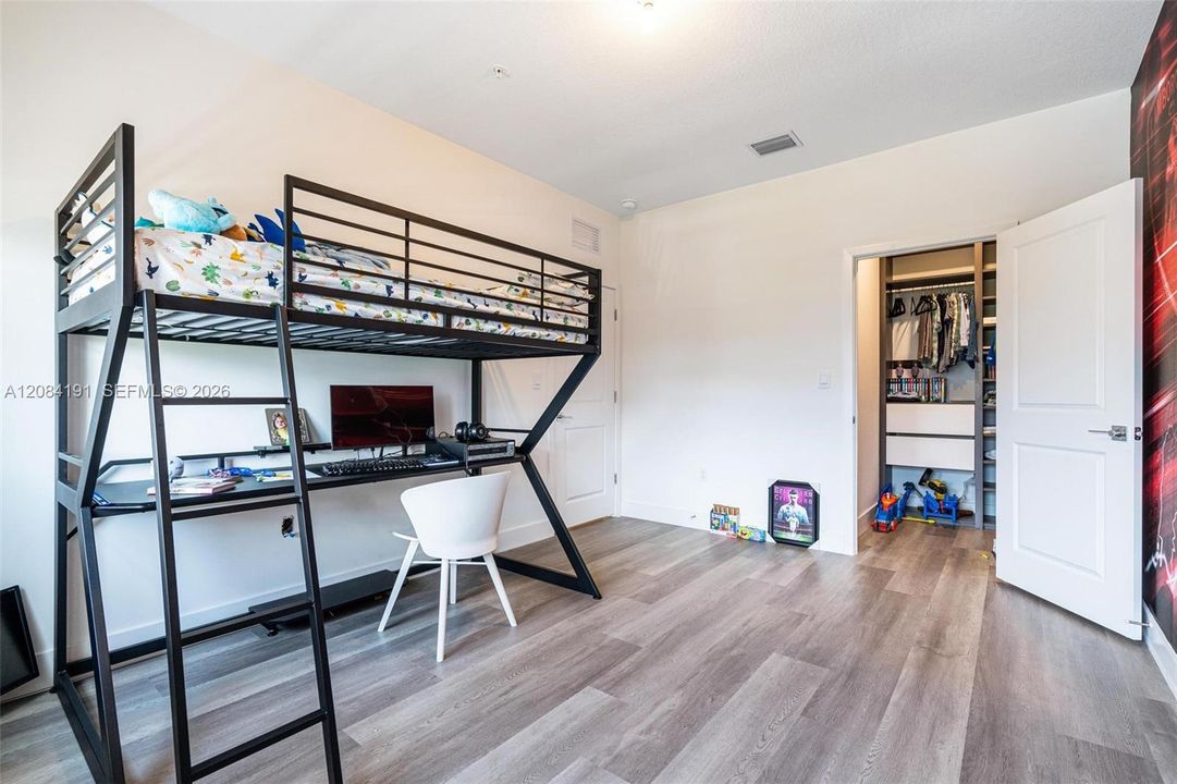 For Sale: $699,888 (4 beds, 3 baths, 1938 Square Feet)