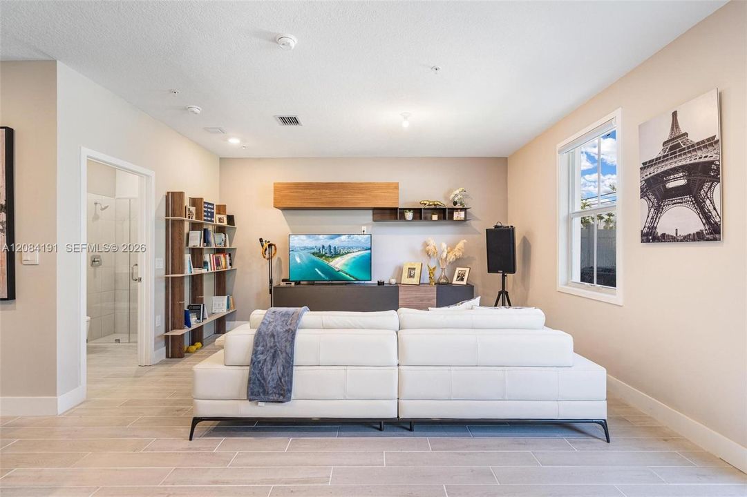 For Sale: $699,888 (4 beds, 3 baths, 1938 Square Feet)