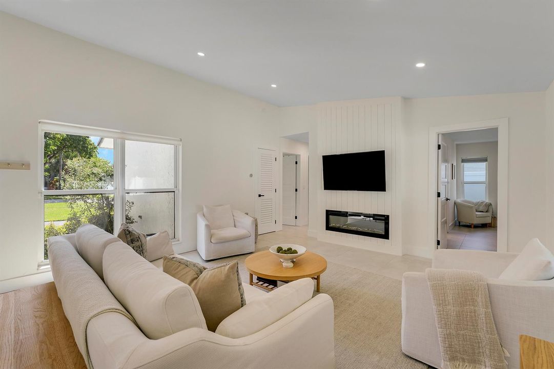 Living Rm (4)