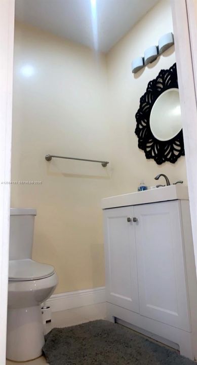 For Rent: $1,600 (1 beds, 1 baths, 1555 Square Feet)