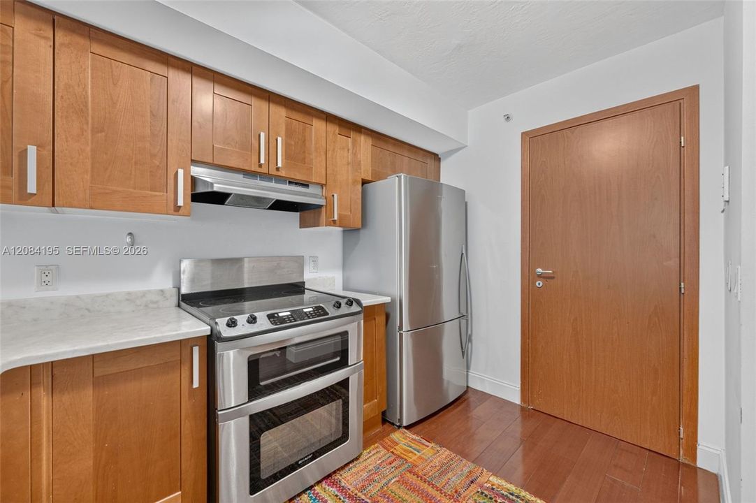 For Rent: $2,390 (0 beds, 1 baths, 601 Square Feet)