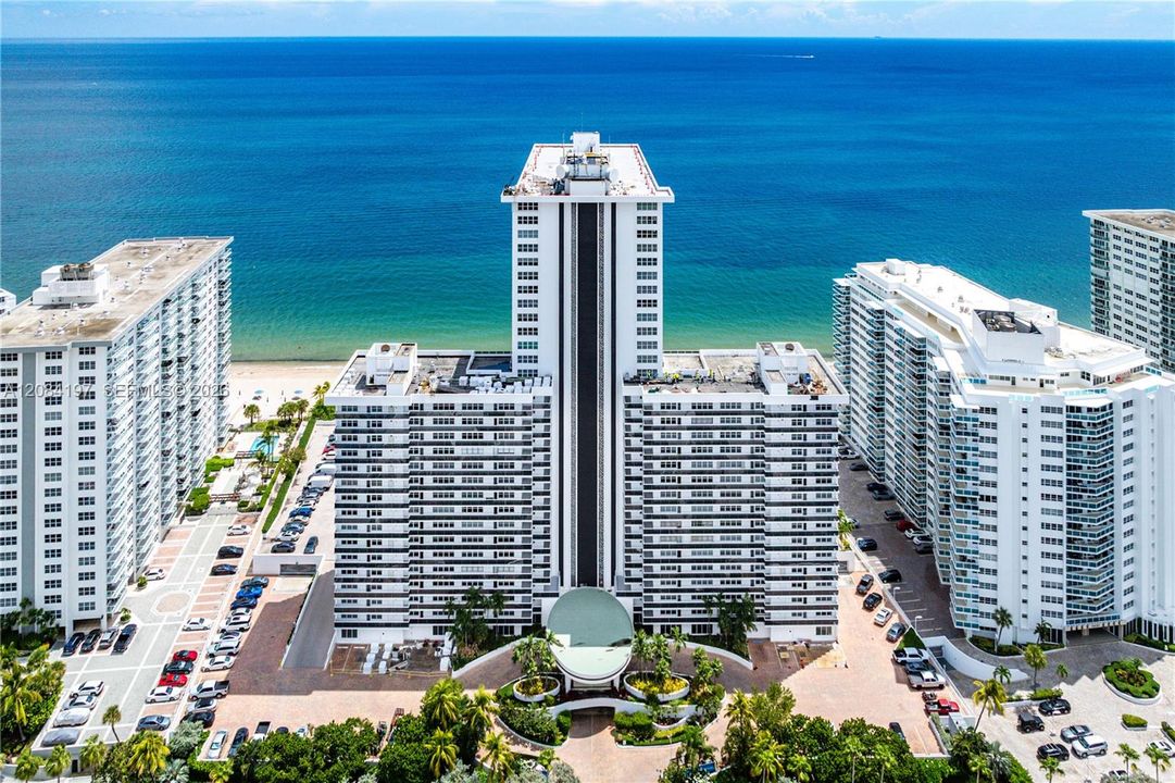 На продажу: $985,000 (2 спален, 2 ванн, 1771 Квадратных фут)