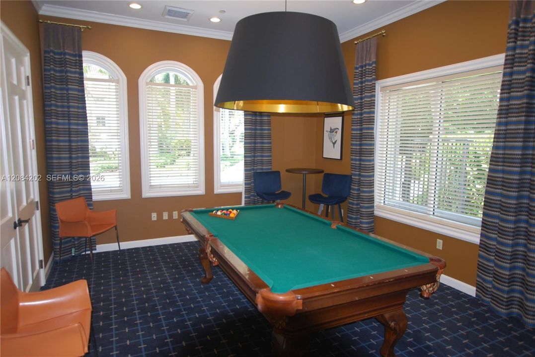 For Rent: $4,400 (2 beds, 2 baths, 1137 Square Feet)