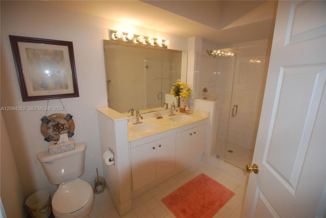 For Rent: $4,400 (2 beds, 2 baths, 1137 Square Feet)