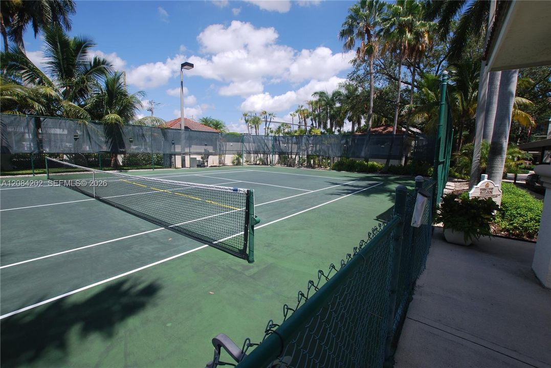 For Rent: $4,400 (2 beds, 2 baths, 1137 Square Feet)